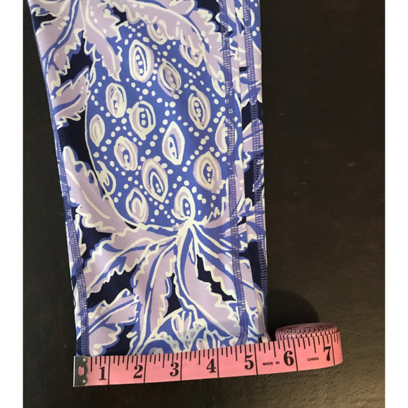 Lilly Pulitzer Luxletic Weekender Cropped Beckon Blue Coco Safari Leggings - MED - Picture 7 of 11
